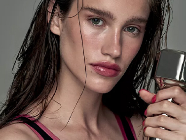 VOGUE - Feitos para malhar: maquiagem para usar antes, durante e depois da academia
